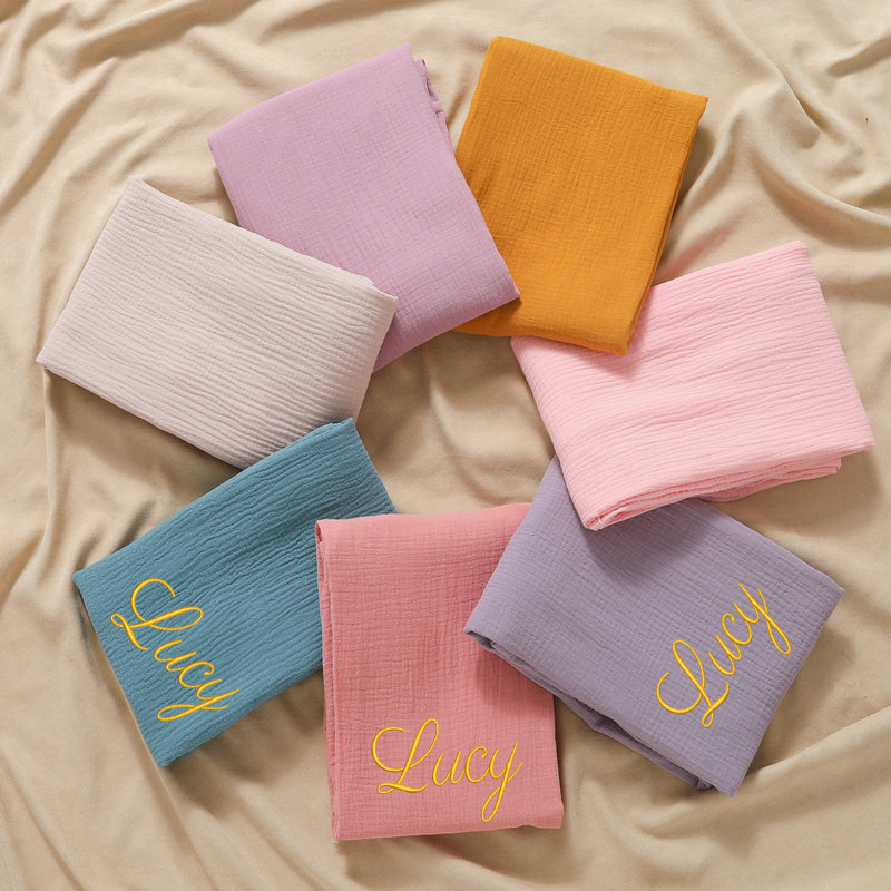 Swaddle Blanket Muslin - パーソナライズされた名前刺繍カスタムベビーコットンモスリンベビーおくるみラップ新生児受信ブランケットモスリンおむつげっぷ布
