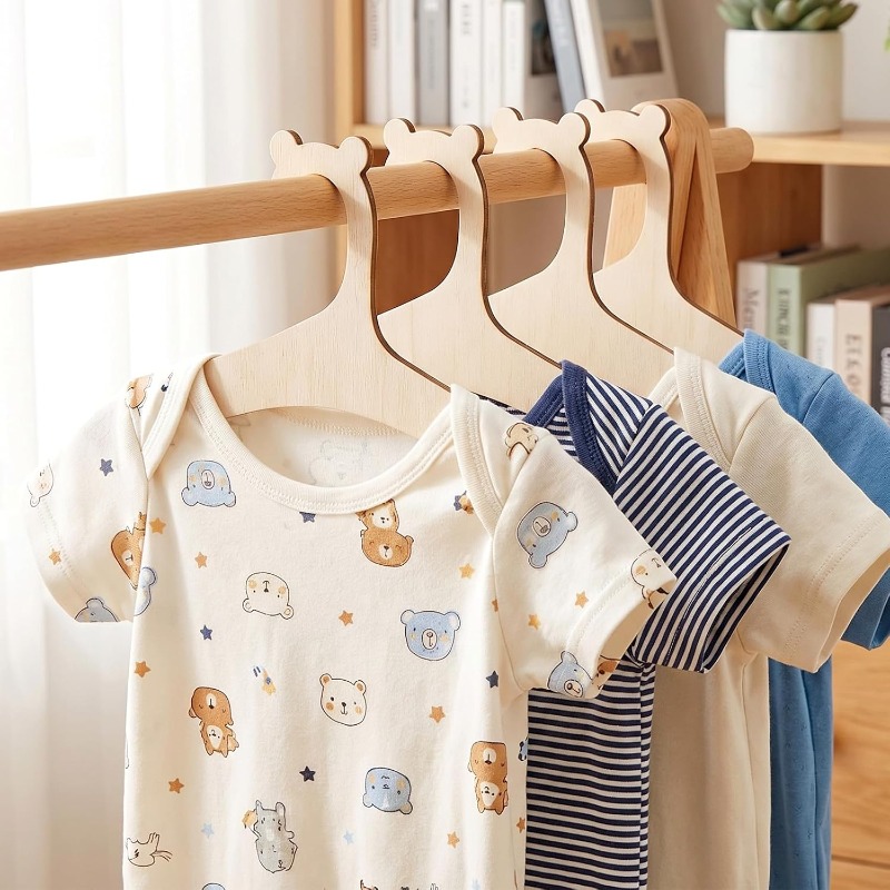 ベビー服ラックかわいいクマ木製子供服ハンガーホームガールプリ - Baby Nursery Girl のレビューと価格