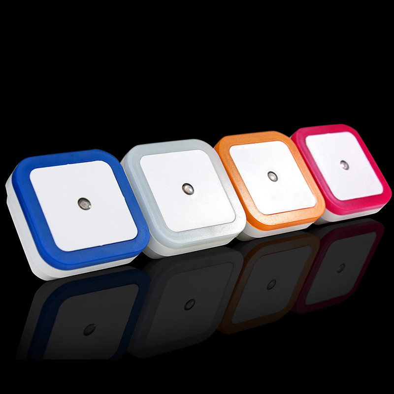 ミニスクエアワイヤレスセンサーLEDナイトライト EU/US - Baby Nursery Night Light のレビューと価格
