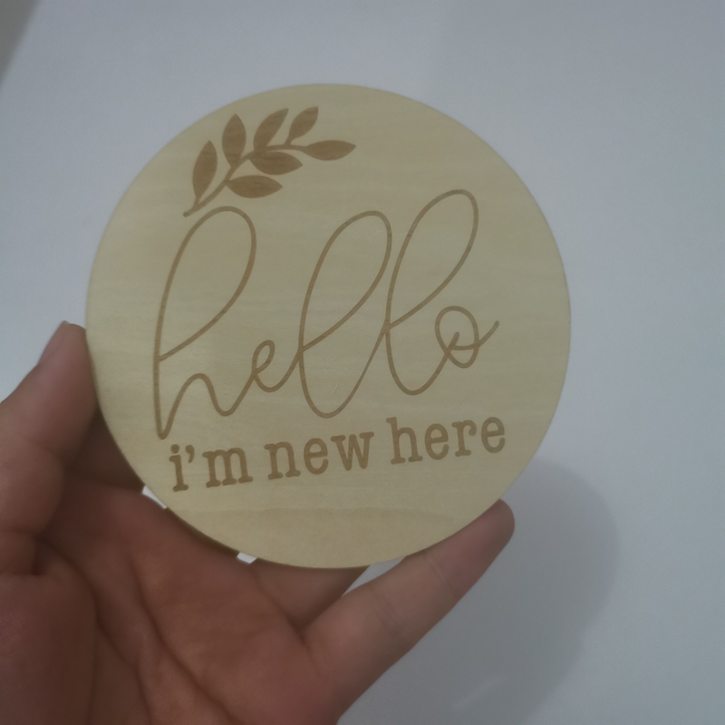 20枚入り「こんにちは、ここに来ました」木製ベビーマイルスト - Milestone Card Set のレビューと価格
